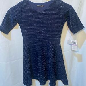 BRAND: NWT Bloomie’s / SIZE:  6 - BUNDLE & SAVE BIG